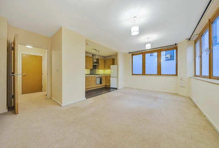 Apartment in Bristol - View 5