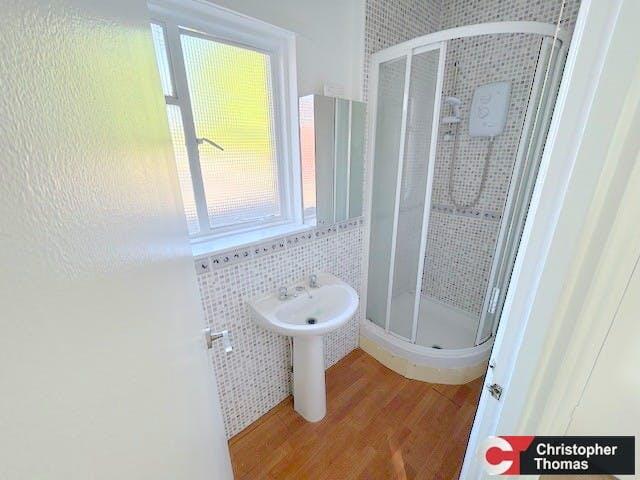 Apartment shower room ii.jpg