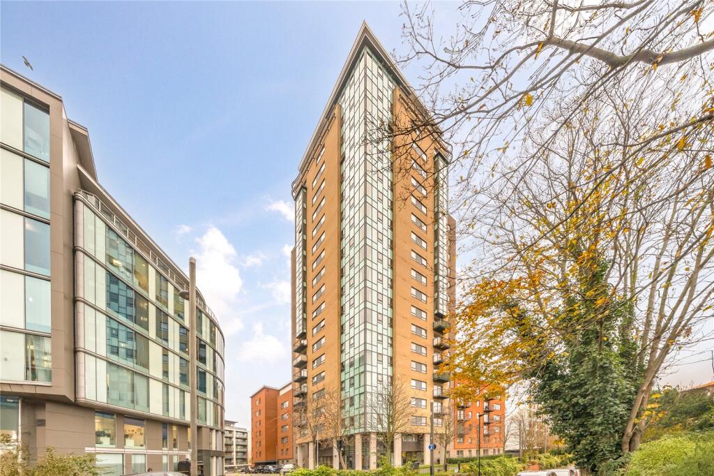 Main image of property: Burford Wharf Apartments, 3 Cam Road, London, E15