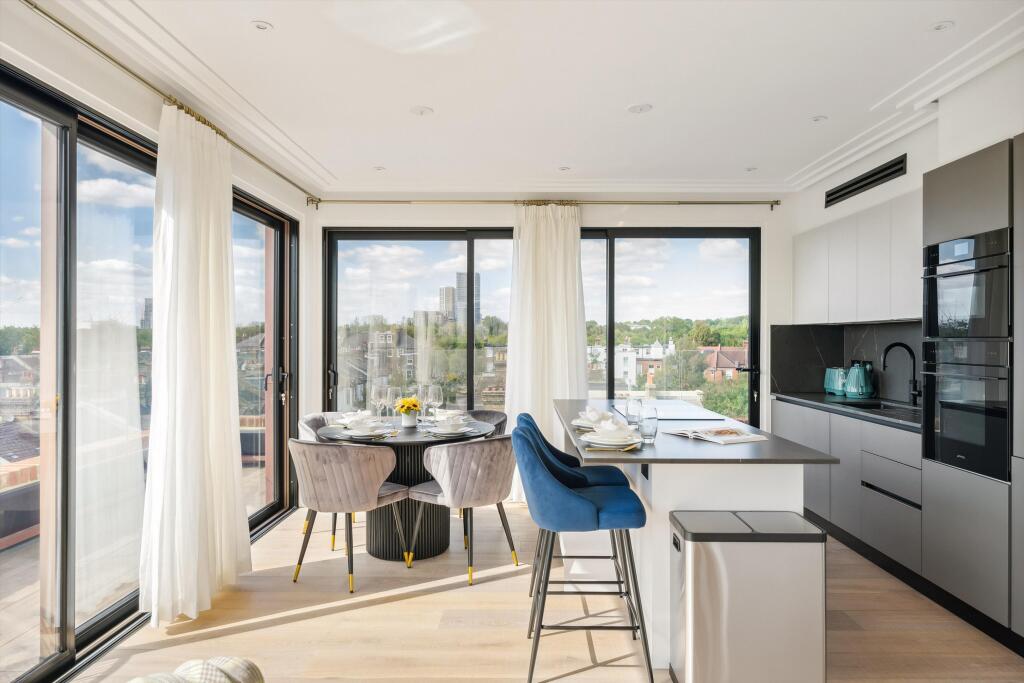 Apartment in London, North Kensington - View 2