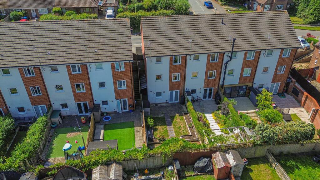 House in Redhill - View 2