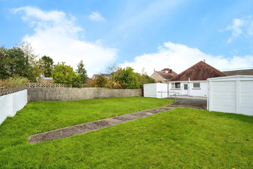 House in Pontarddulais, Grovesend and Waungron - View 4