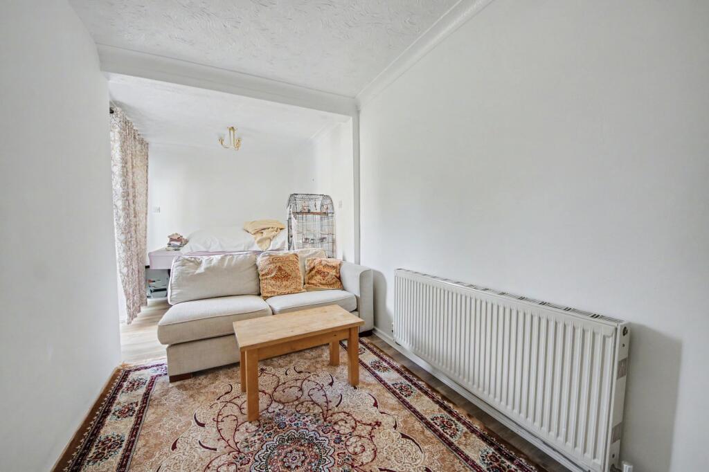 House in Southampton - More