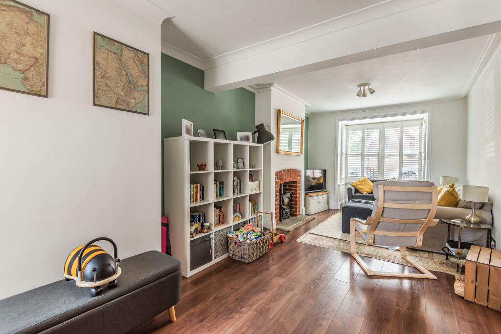 House in Southampton - More
