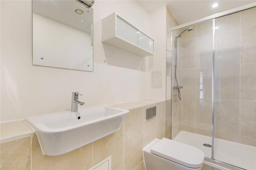 Apartment in London - More