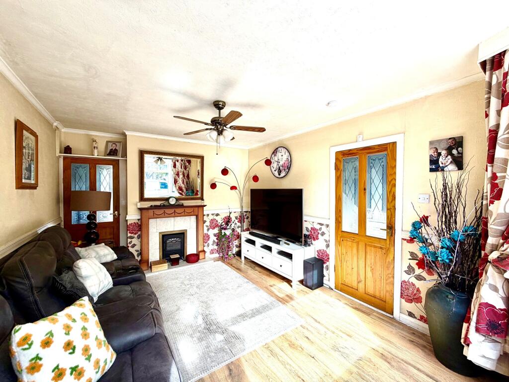 House in Kingston upon Thames - More
