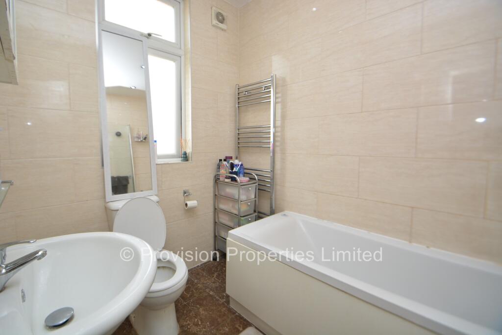 8 bedroom terraced house for rent