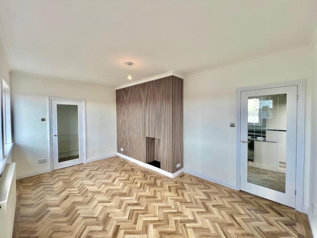 Burns Crescent, Cefn Glas, Bridgend County Borough, CF31 4PY photo 2
