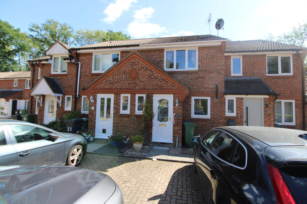 Main image of property: Little Copse Chase, Chineham, Hampshire