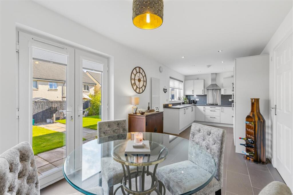 House in West Calder, Monarch's Way, West Lothian - View 2
