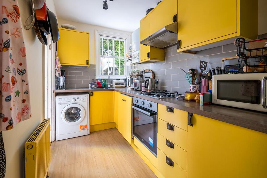 Apartment in London - View 5