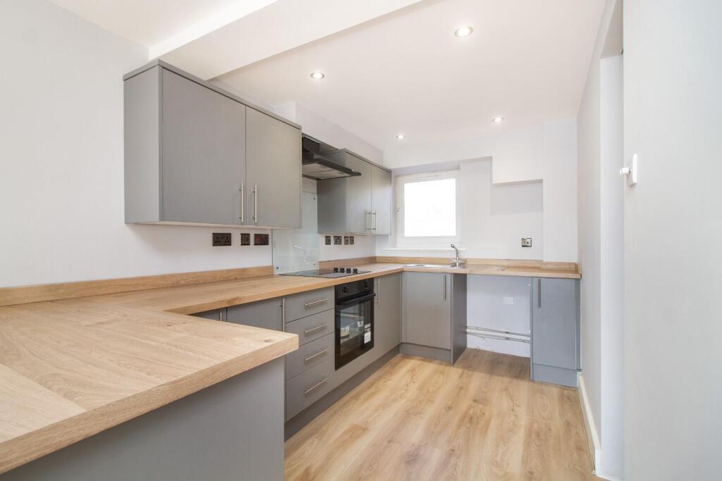 Apartment in North Tyneside, North East - View 5