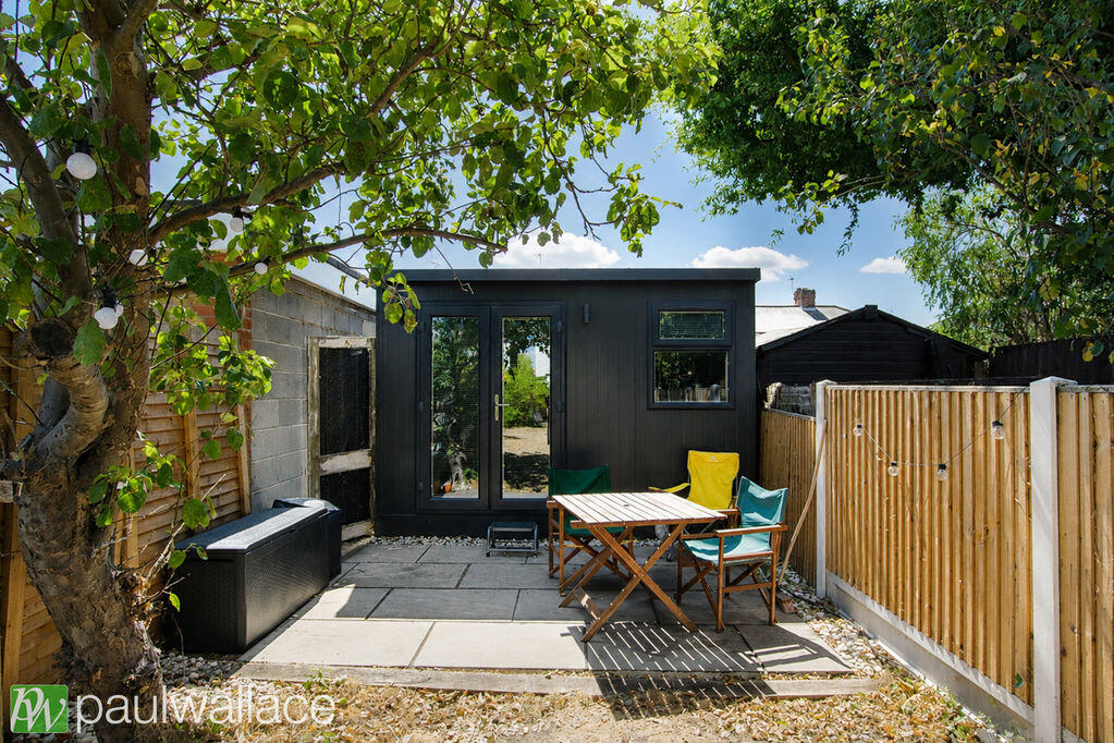 House in Enfield - More