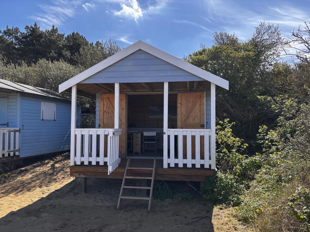 Beach Hut, Old Hunstanton Beach - View 5