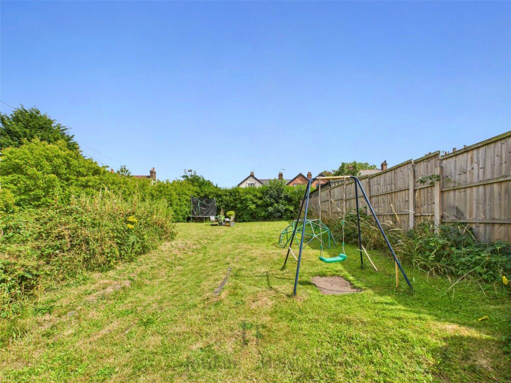 Queensway, Frodsham, Cheshire, WA6 photo 3