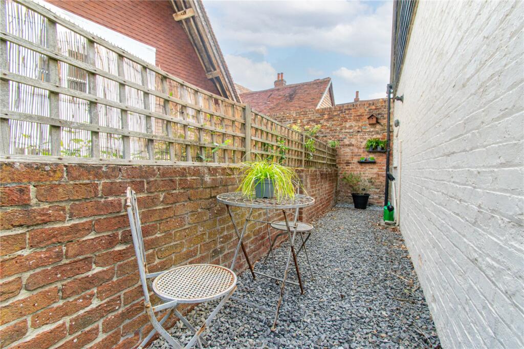 House in Basingstoke and Deane, Kingsclere - View 5