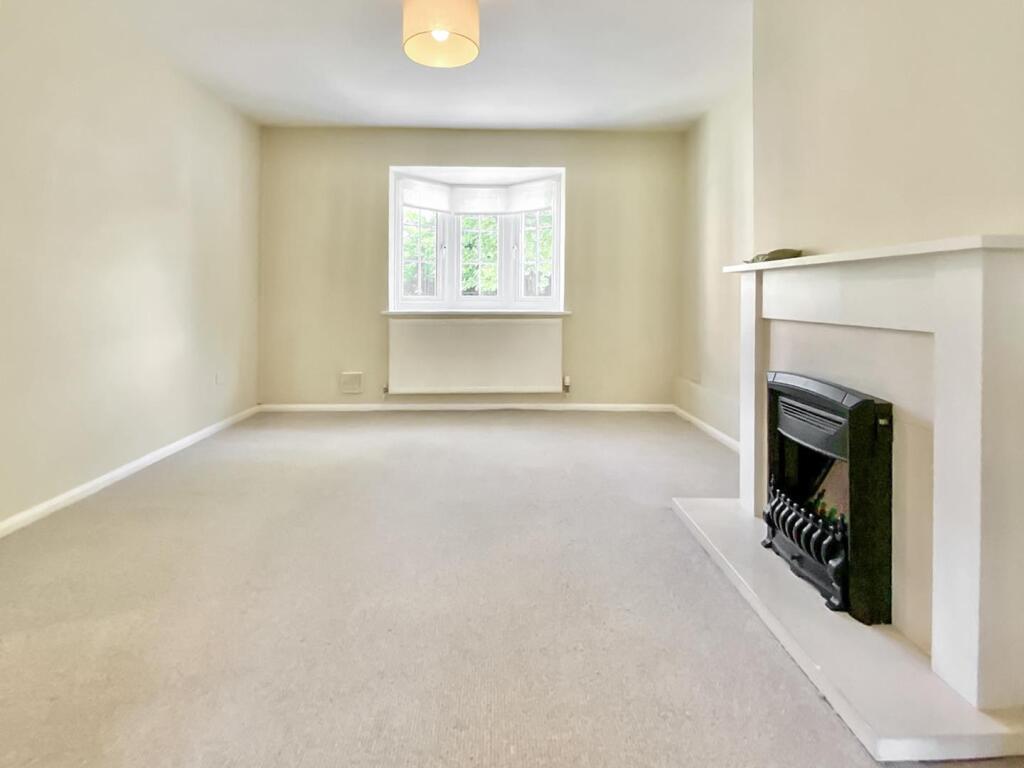 5, Garden Close, Cirencester photo 2