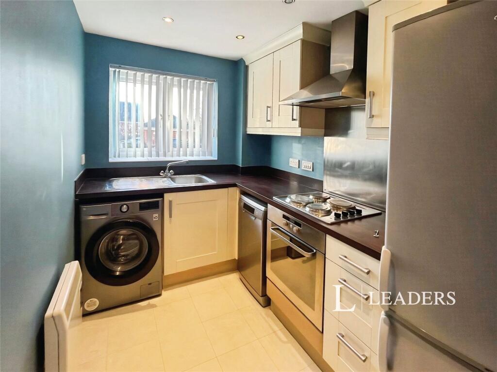 Trinity Road, Edwinstowe, Mansfield photo 3