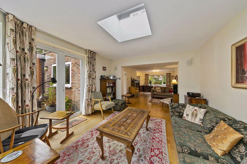 Seymour Road, East Molesey photo 4