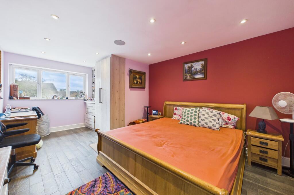 House in Reading, Lower Earley, Earley - More