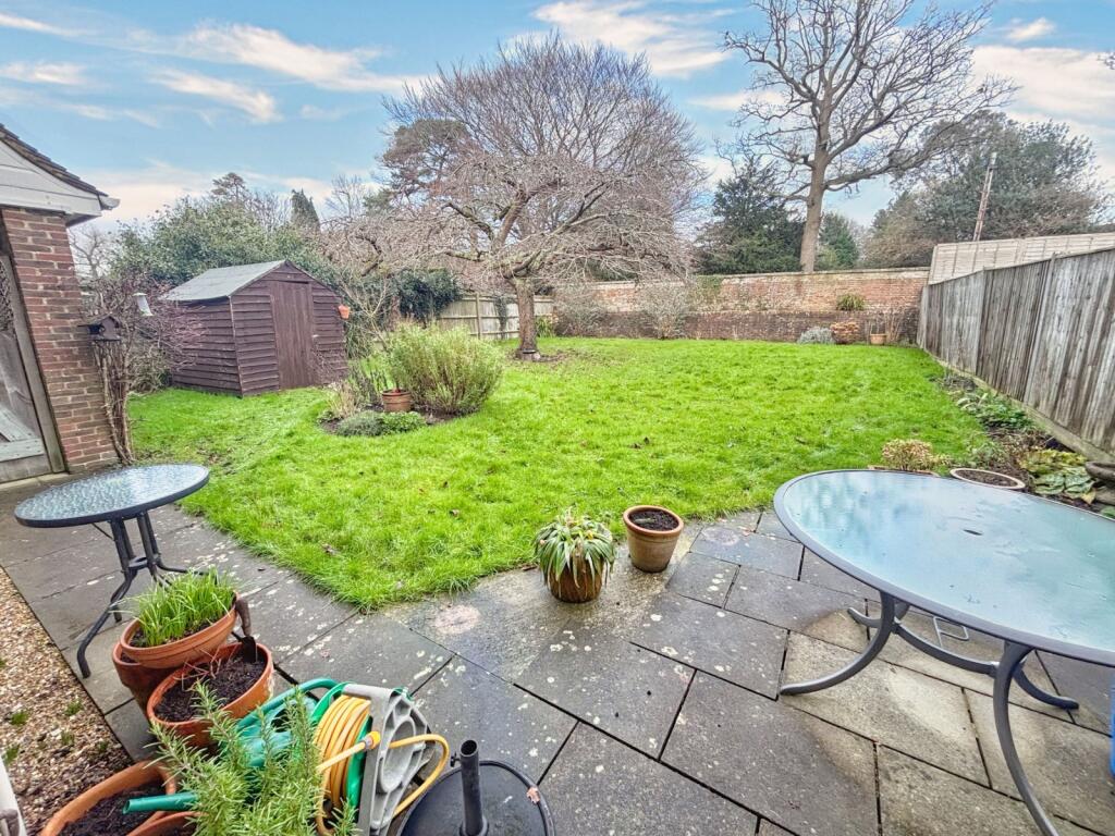 Main image of property: London Road, Felbridge, RH19