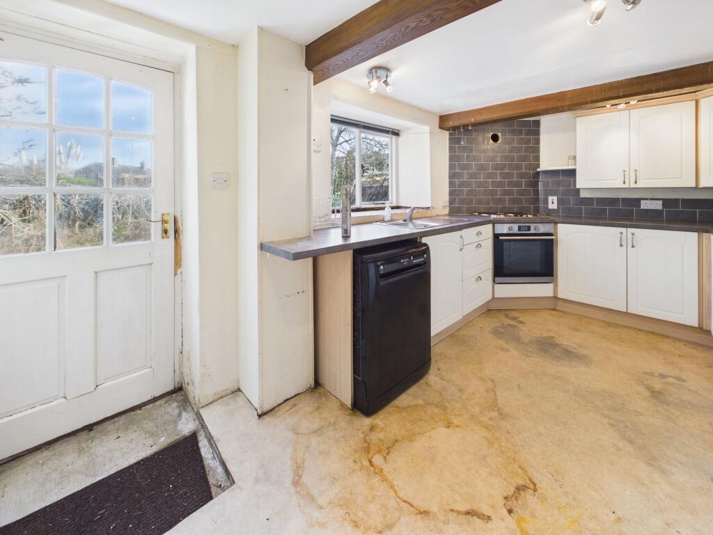 Station Road, Brize Norton photo 4