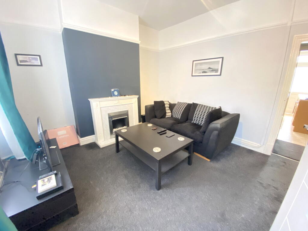 House in Oldham - View 3