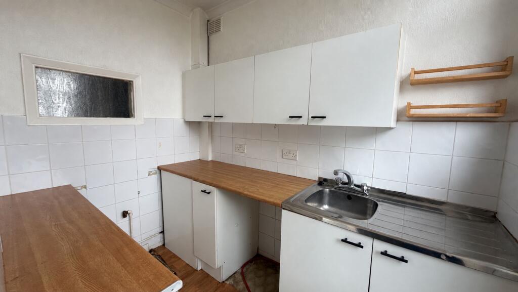 House in Southend-on-Sea - View 4