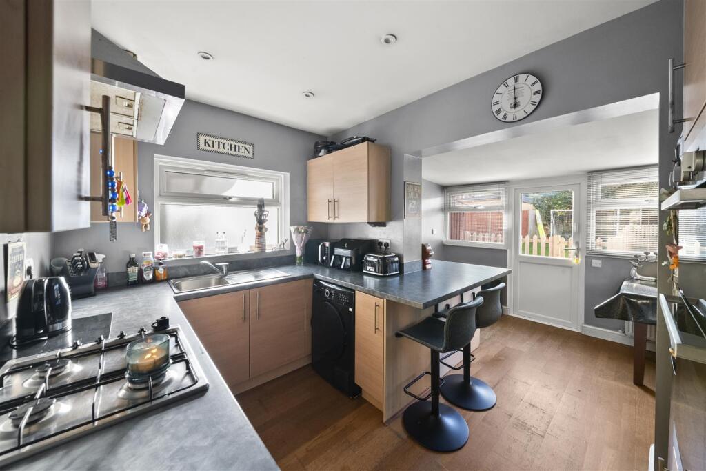 Hurstfield Crescent., Hayes photo 3