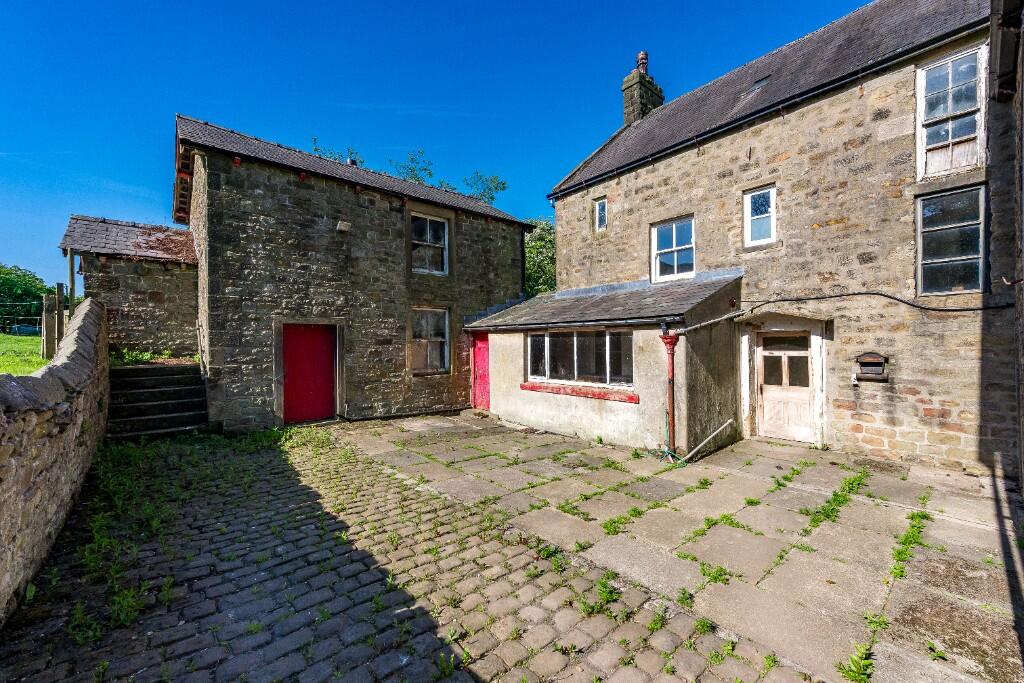 House in Ribble Valley, Pendleton - View 4