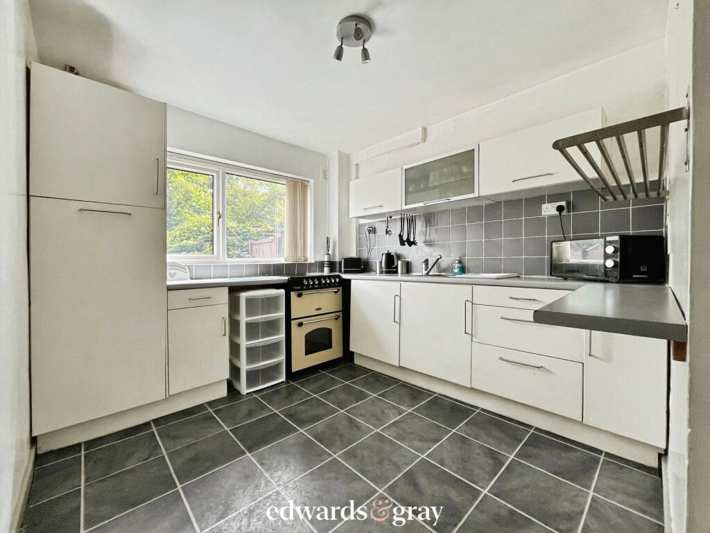 House in Birmingham, West Midlands - More