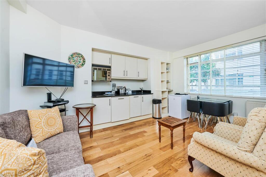 Sloane Avenue, SW3 – pohled 2