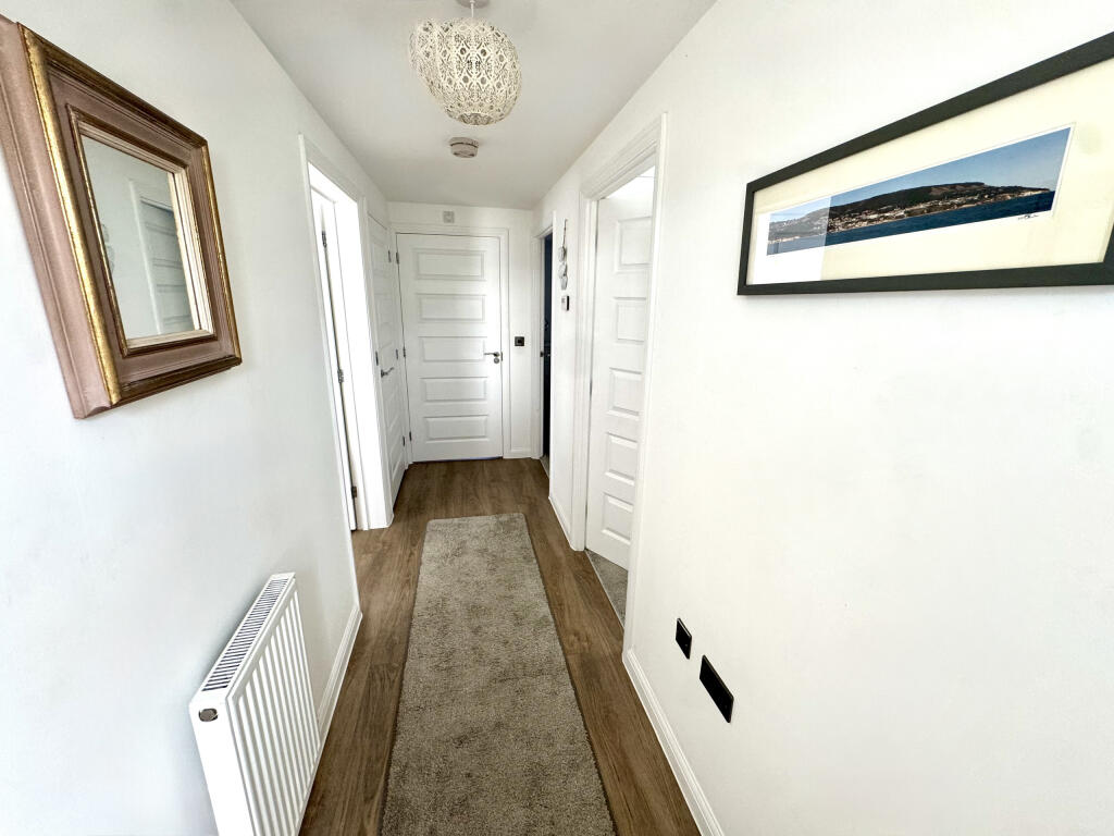 Apartment in East Cowes, Osborne - View 2