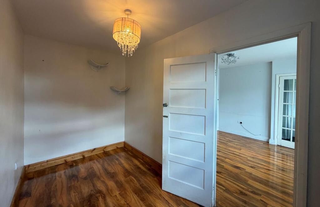 Apartment in Southall - View 4