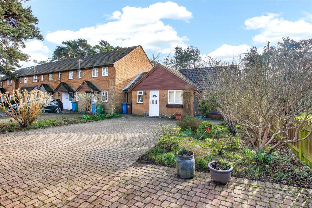 Main image of property: Queens Pine, Bracknell, Berkshire, RG12