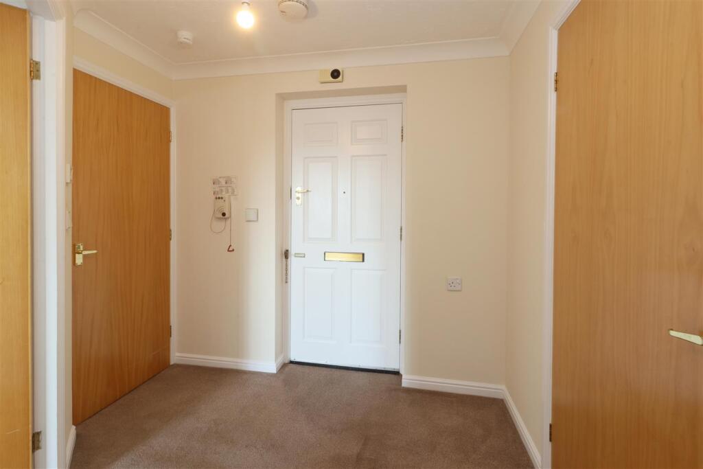 Apartment in Newcastle upon Tyne - View 4