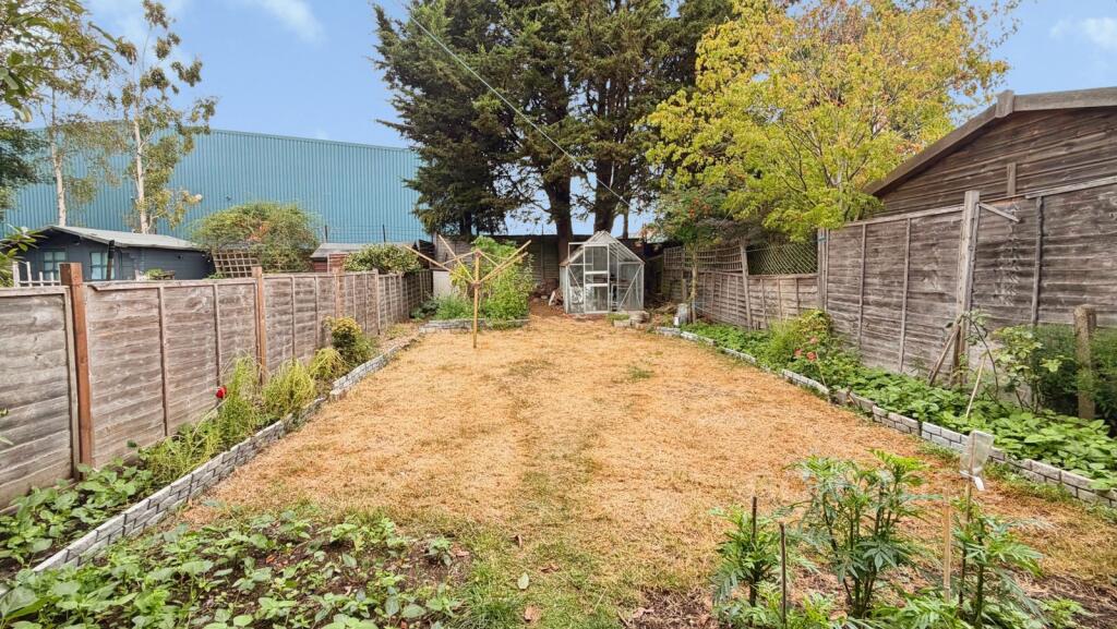 House in Rushmoor, North Town - View 5