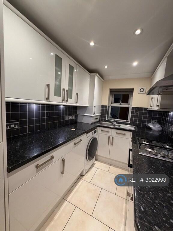 Apartment in Blackburn - View 4