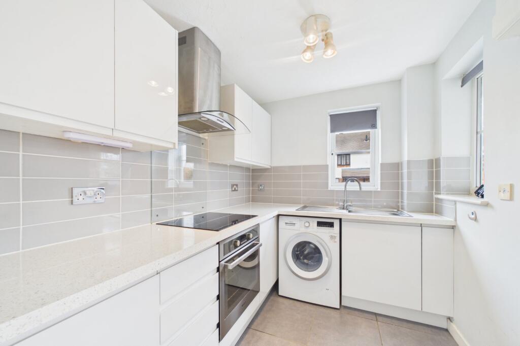 House in Berkshire, Warfield - View 2