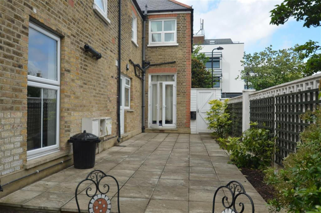 House in London - View 4