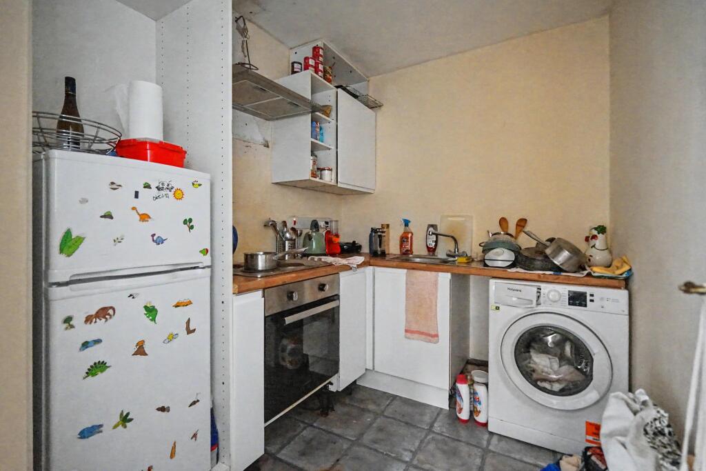Apartment in Croydon - View 4