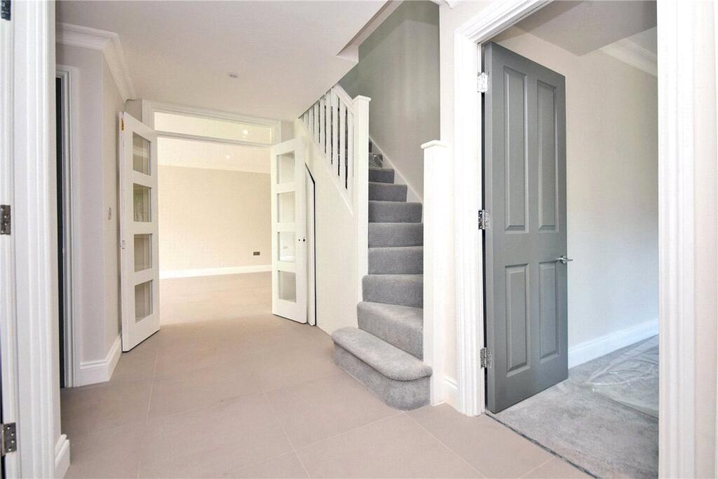 House in Sutton - View 5