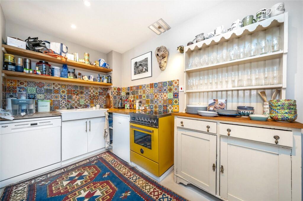 Apartment in London - View 3