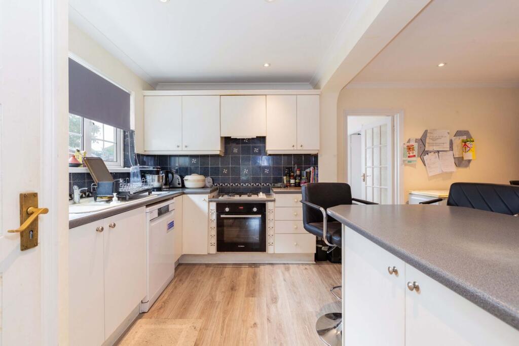 House in Slough - View 3