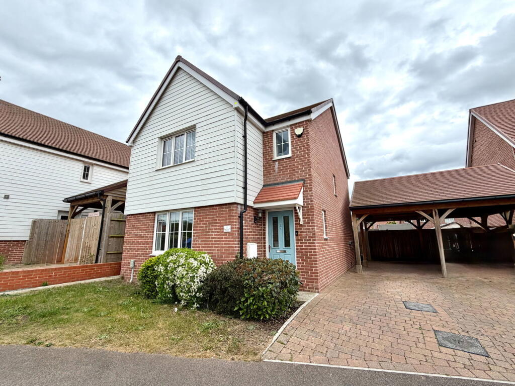 The Best Of Both Worlds, Great Transport Links & Countryside Surroundings photo 2