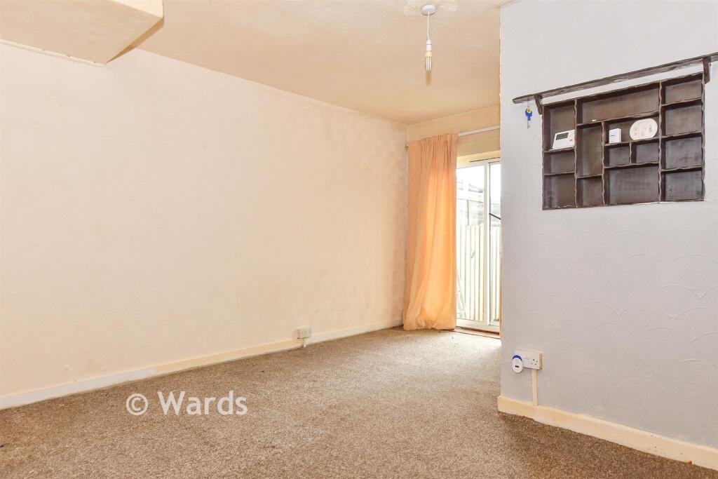 Stanley Avenue, Queenborough, Sheerness, Kent photo 4
