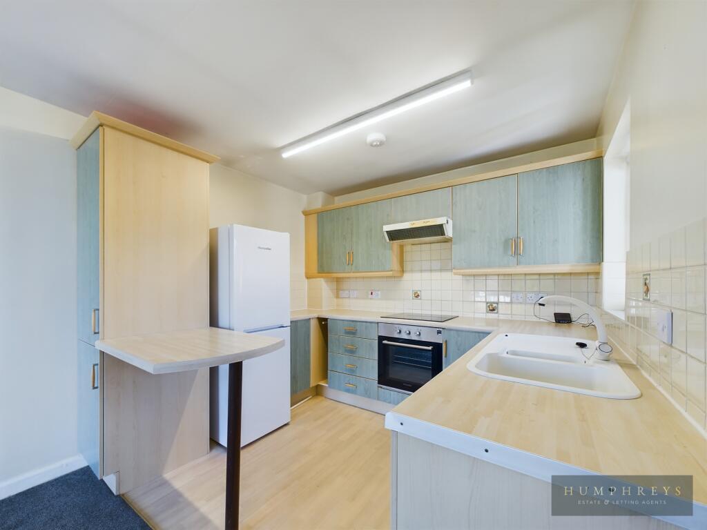 Apartment in Chester, Bache - View 2