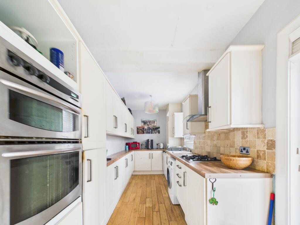House in Coatbridge, North Lanarkshire - More