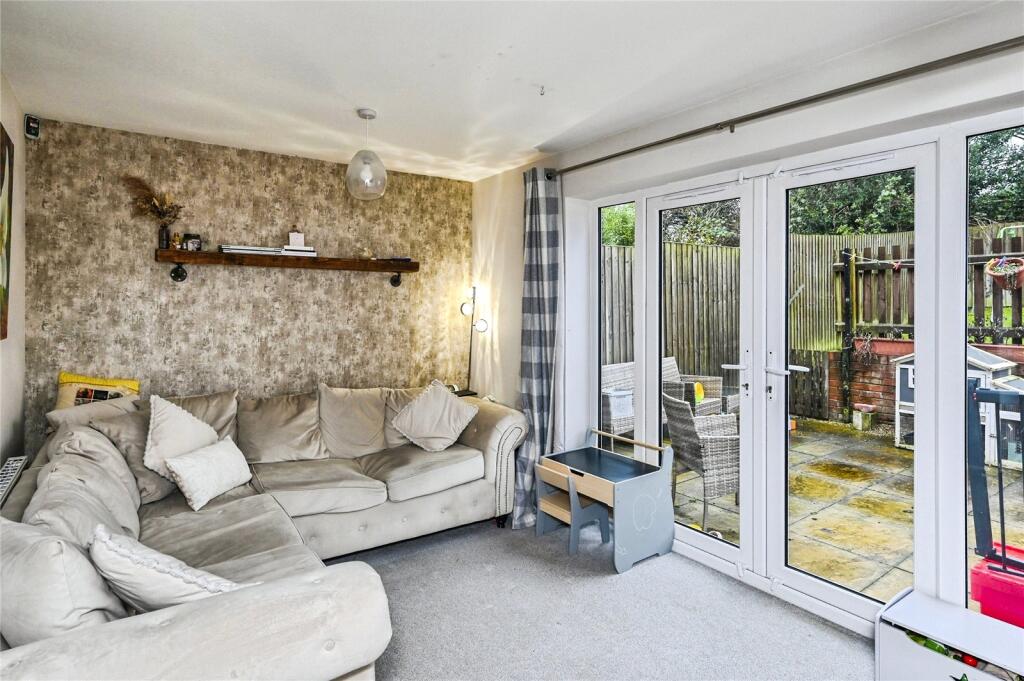 Moorgate Avenue, New Houghton, Mansfield, Derbyshire, NG19 photo 3