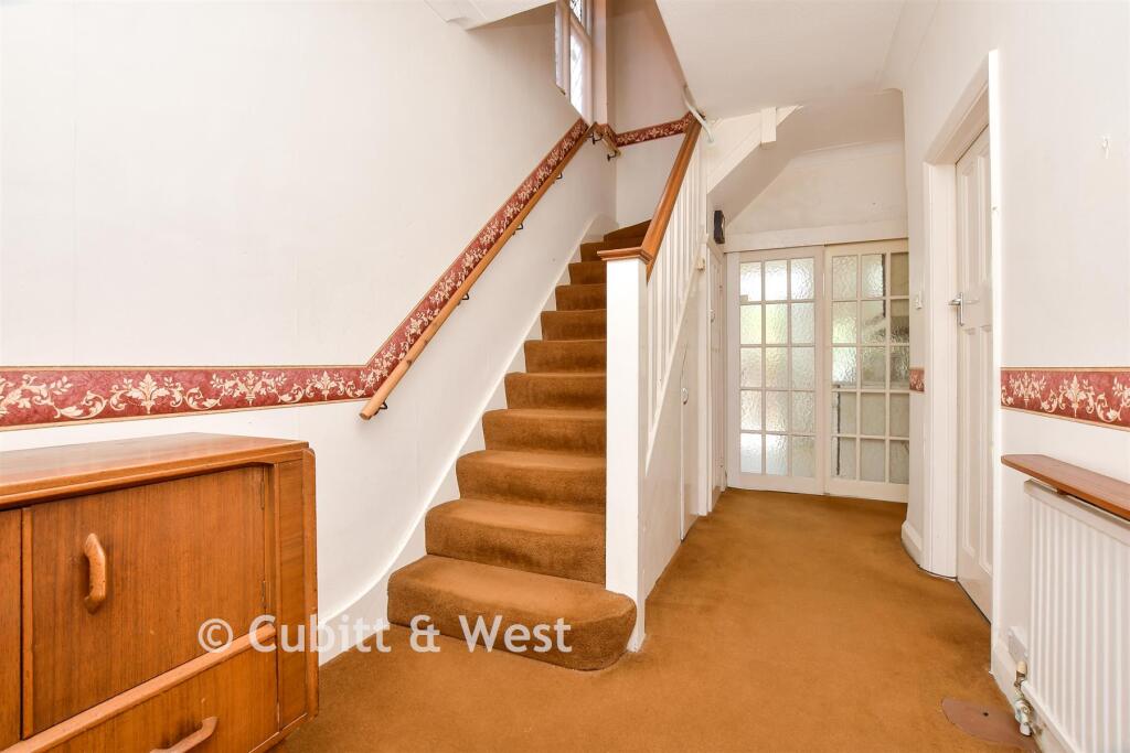 House in Sutton - More